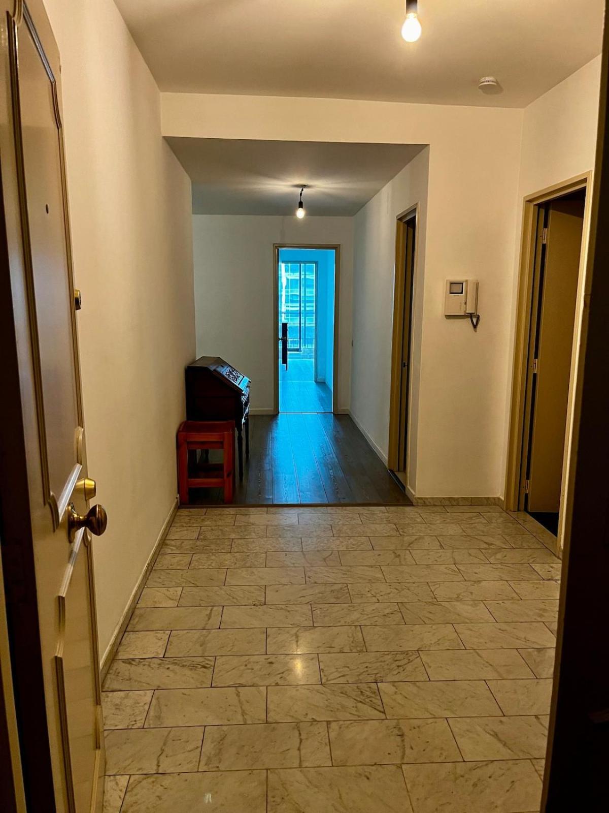 Big With Parking In * Amberes